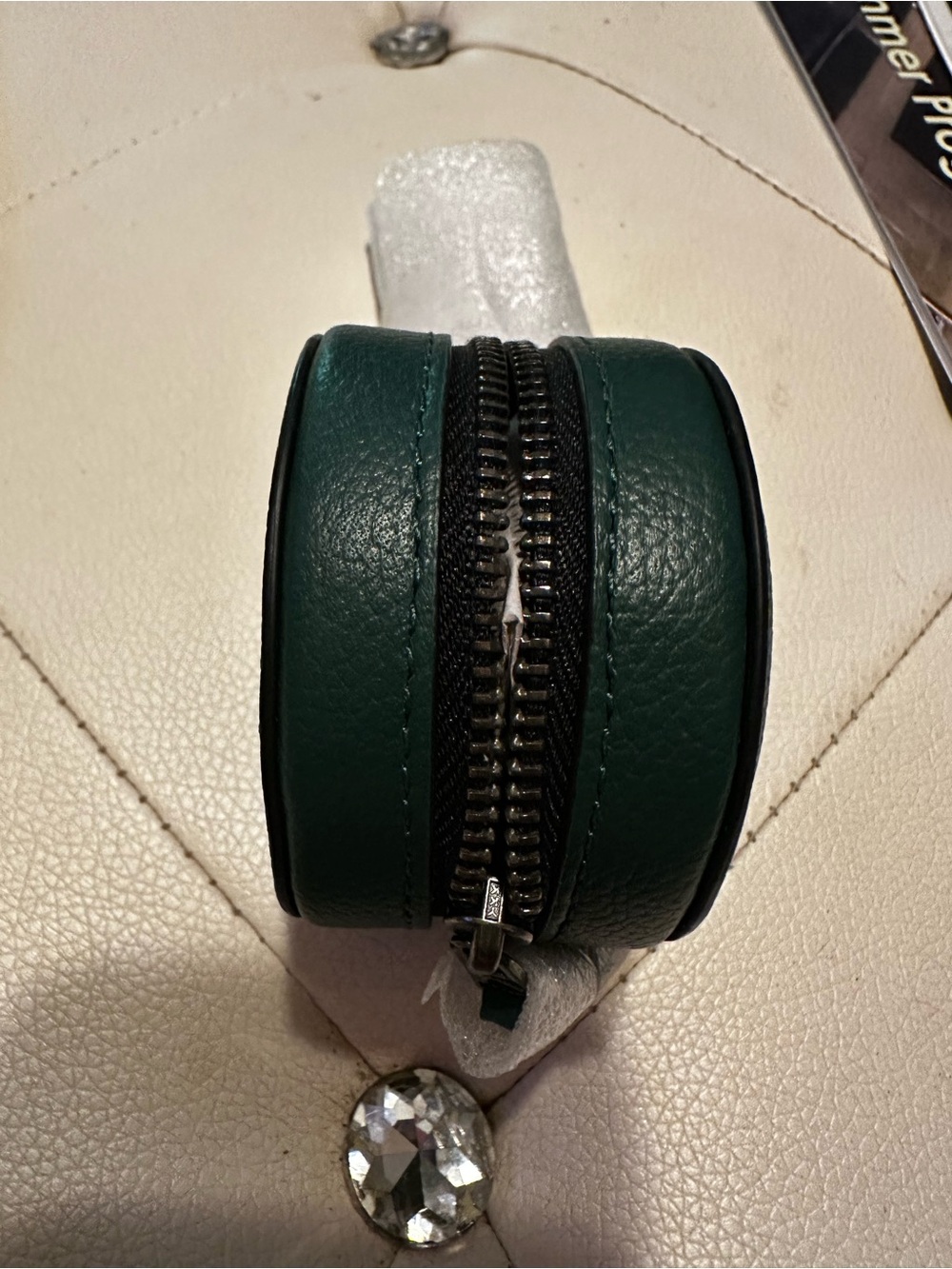 Coach Round Green Leather Multi Use Case with Keychain - Picture 3 of 6